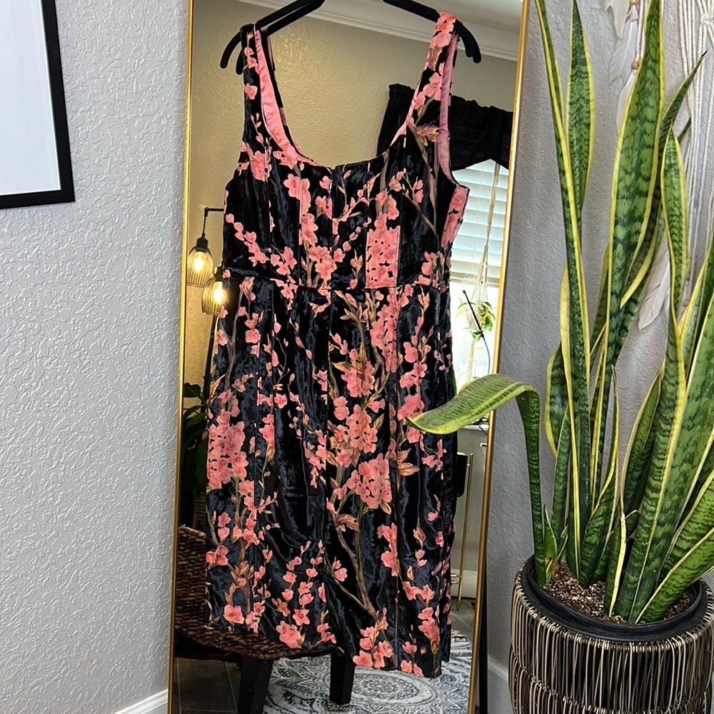 HOUSE OF CB 'Lexi' Black Floral Devore Velvet Corset Dress NWOT - Picture 12 of 16
